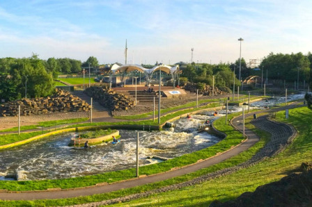 Tees Barrage white water rafting course