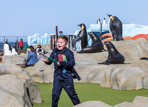 Frosty Penguin’s Putting Adventure
