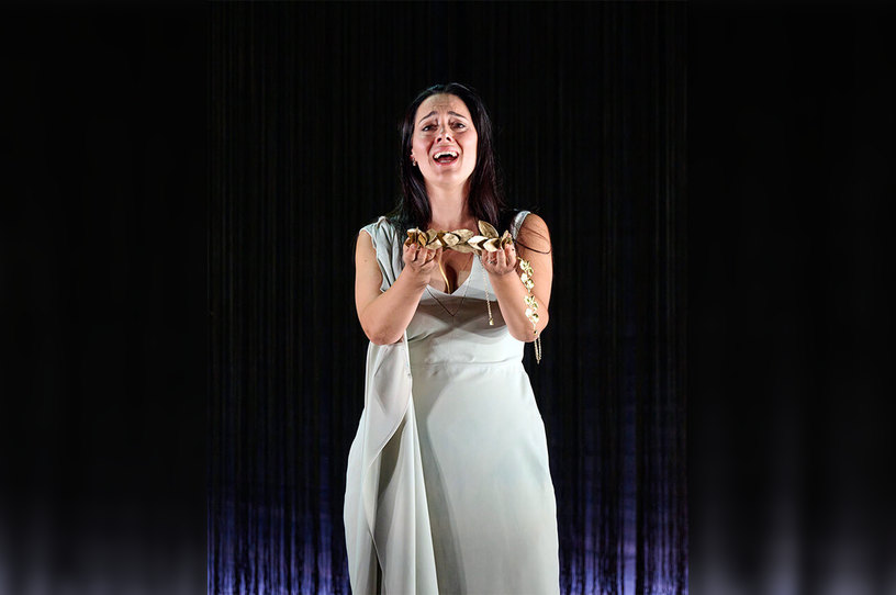 English Touring Opera | Donizetti: The Elixir of Love